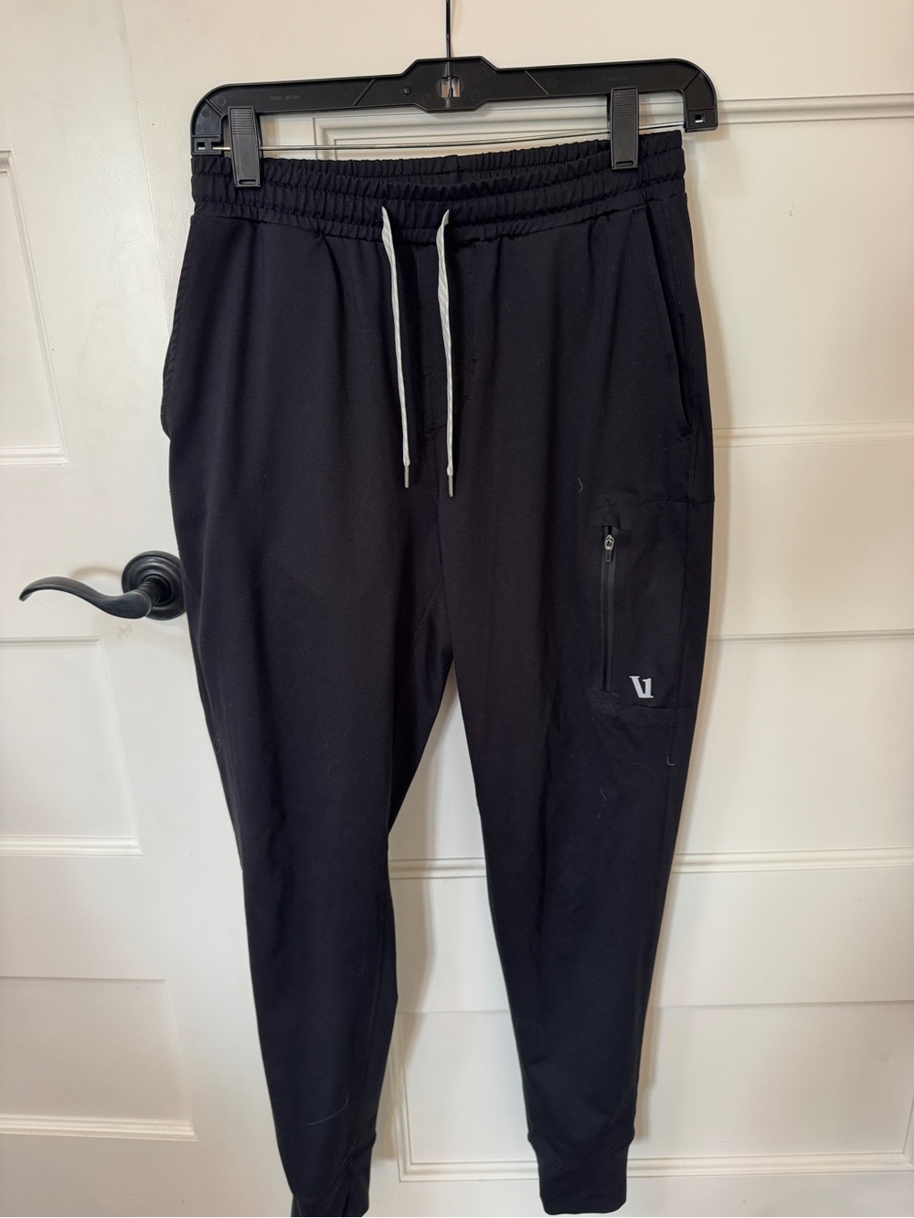 Vuori men's size XS black Sunday jogger